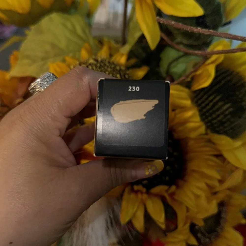 Fenty‎ Beauty Pro Filt’r Matte Longwear Foundation 230